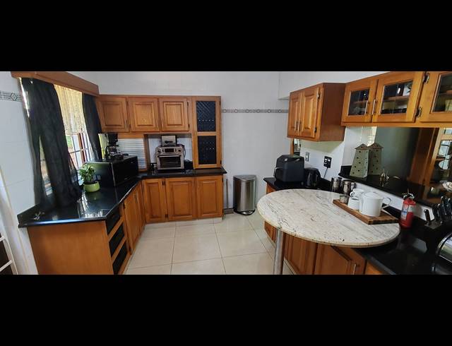 6 BEDROOM FREESTANDING FOR SALE IN ST MICHAELS ON SEA